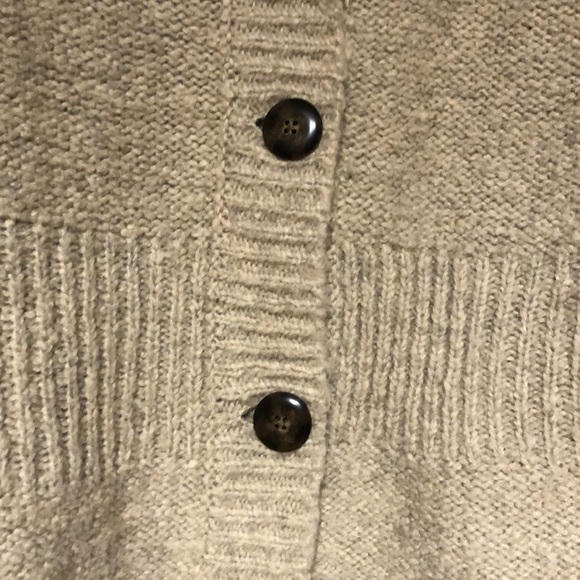 Kenneth Cole cardigan (L) - Picture 4 of 9